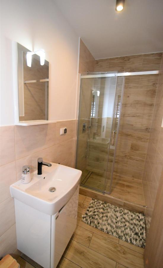 Apartament De Luxe Emily カルパッチ エクステリア 写真